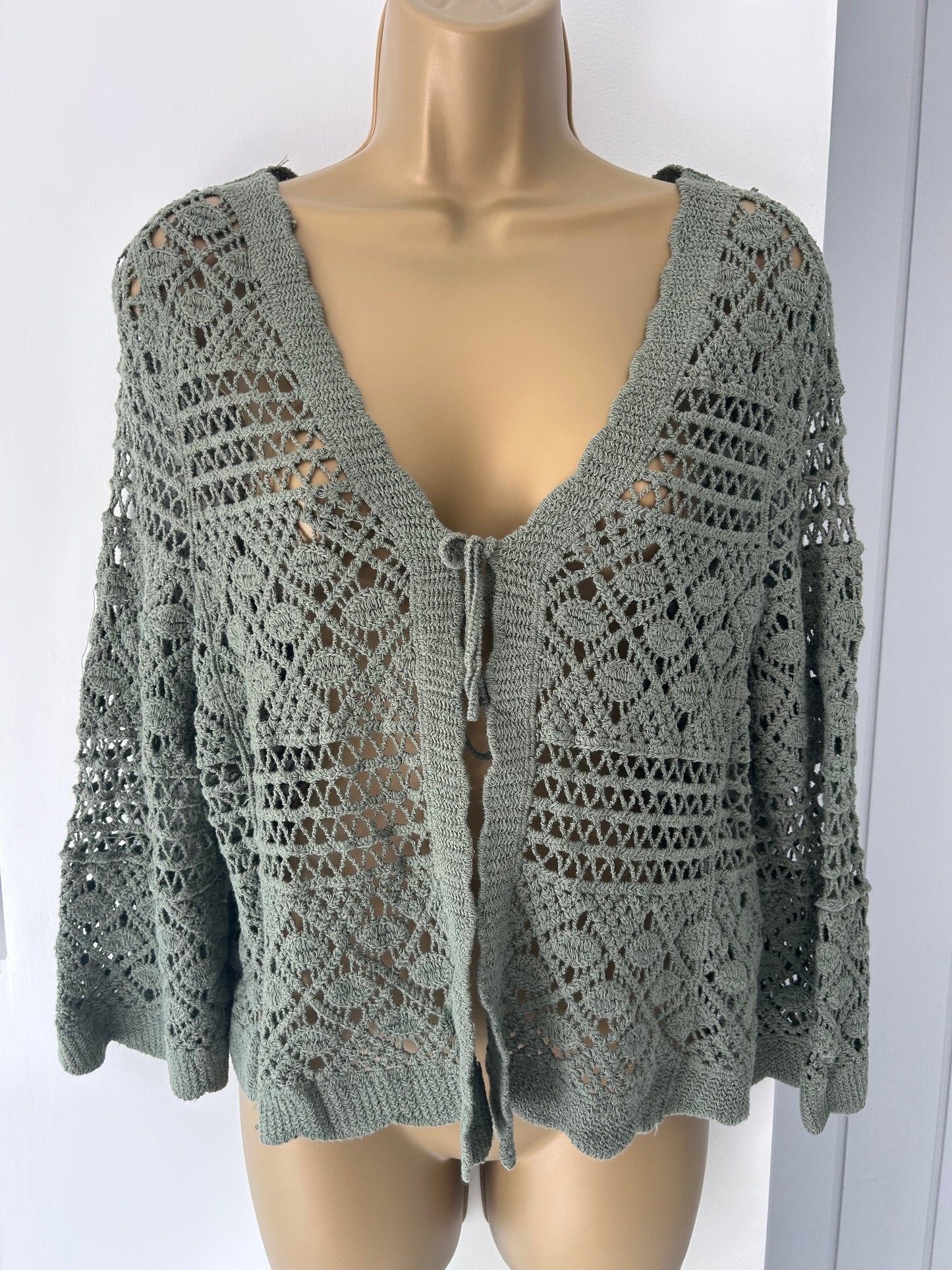 ❌ Khaki Crochet cardigan 8/12