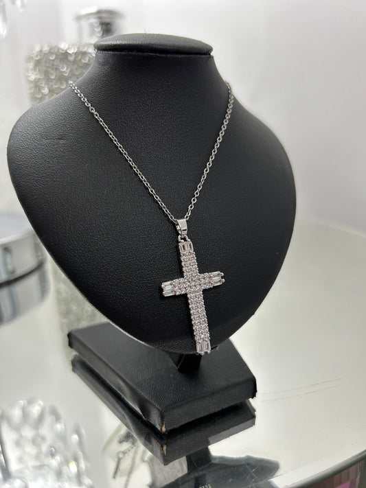 Stunning Cross & Chain 3.5x2cm