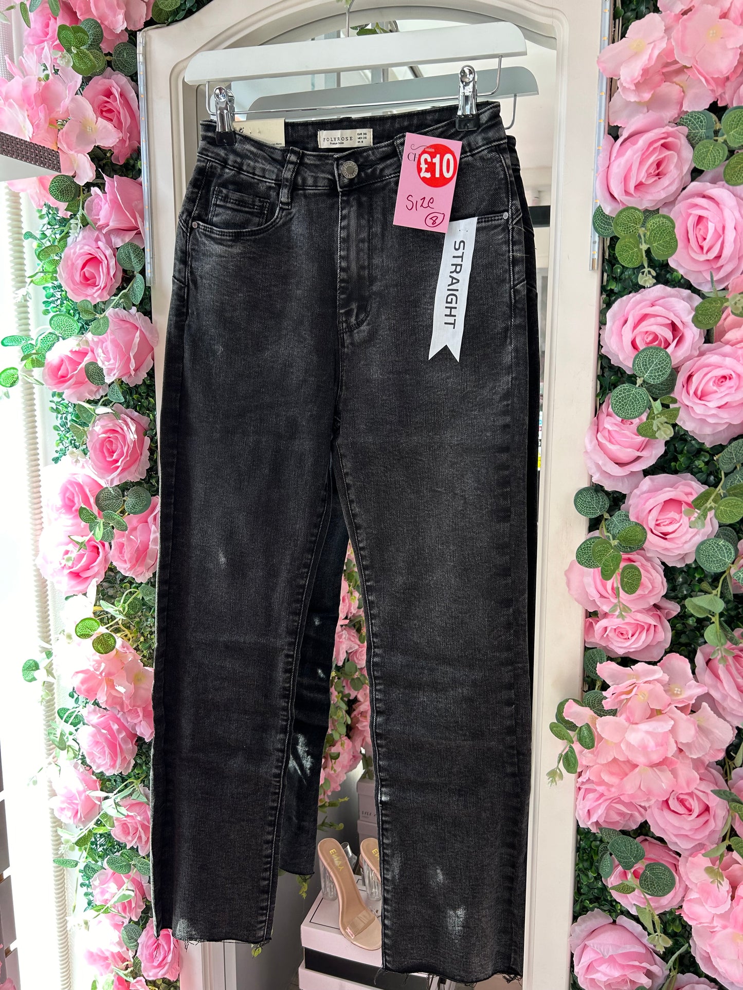 ❌ Black Denim straight leg Jeans