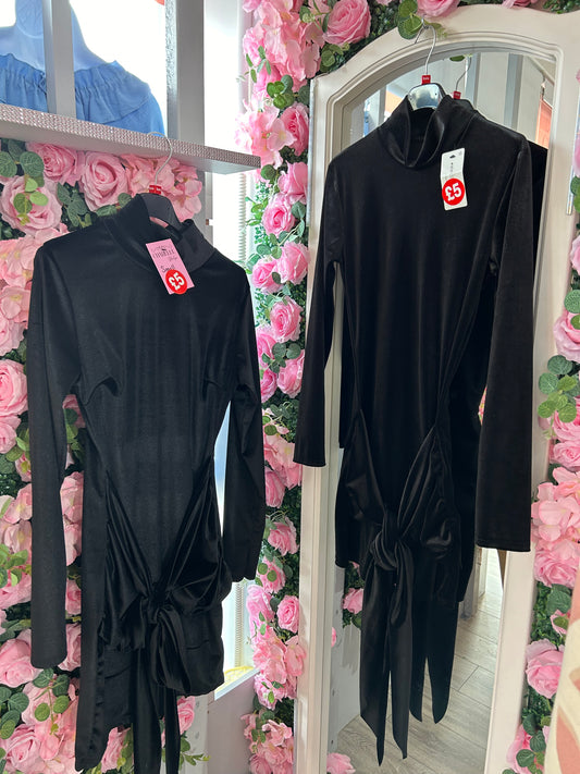 ❌ Black stretchy velour dresses size size 8